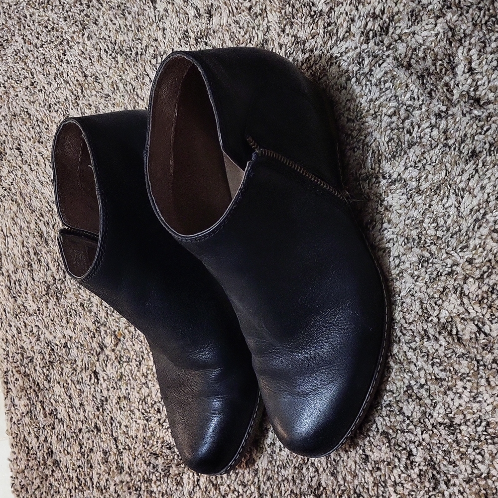 EUC Dansko Wedge Boot